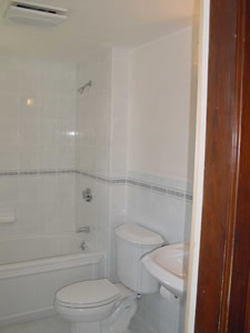 bathroom remodeled by Advantage Remodeling of Arlington MA